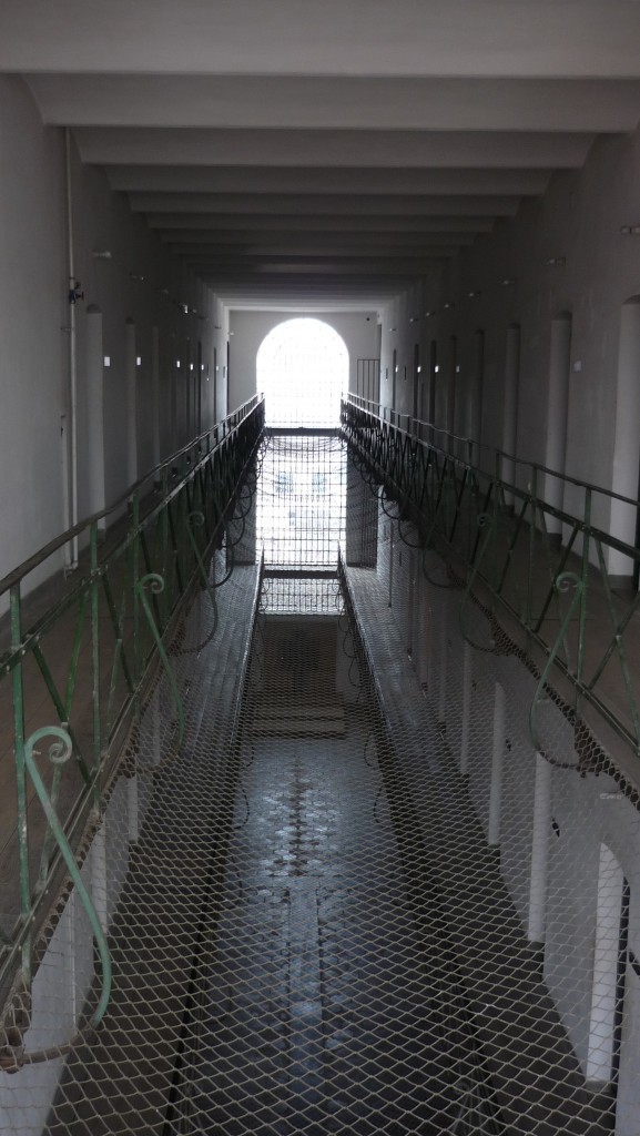 Couloir central de la prison de Sighet
