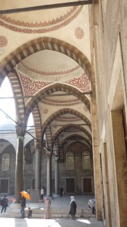 Couloirs de la Mosquée Bleue à Istanbul
