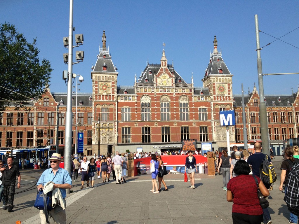 gare centrale d'amsterdam
